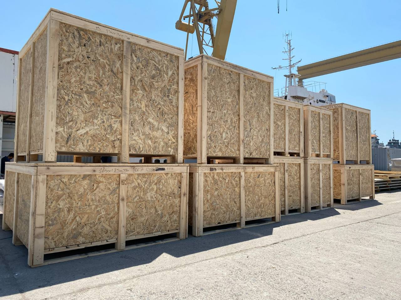 Tuzla sahasında ahşap sandıklama uygulaması